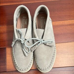 TOMS women’s Tan Suede Shoes